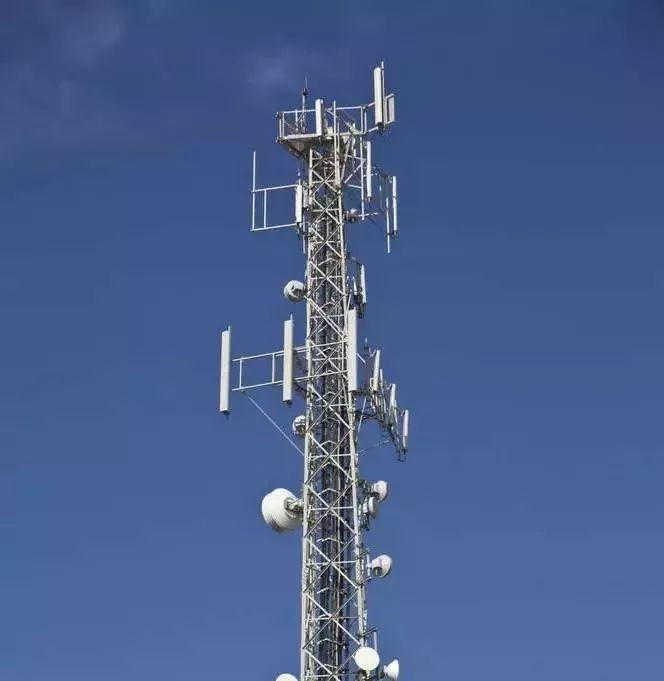 5g时代,天线数量不是按根来算了,是按"阵"."天线阵列".